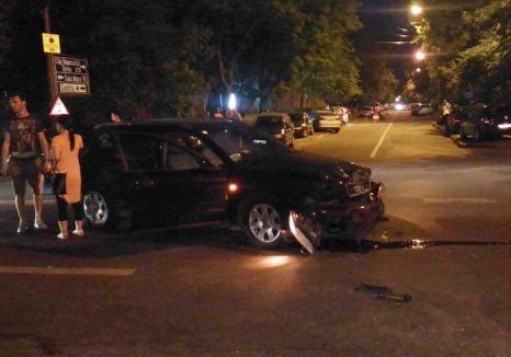 Loveşte şi fugi: Un orădean băut la volan a rănit o persoană, a buşit două maşini şi a dispărut (FOTO)