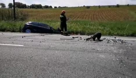 VIDEO/FOTO - Accident frontal pe DN 1: două mașini, dintre care una din Bihor s-au lovit, trafic blocat