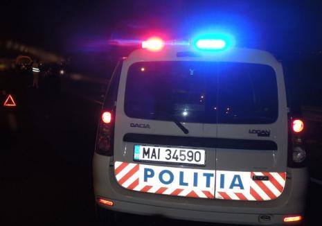 Accident în Oradea: Şoferul unui Golf a fugit, după ce a lovit un Ford care a intrat în trei pietoni
