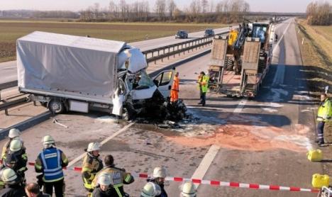 Accident grav în Germania, provocat de un şofer român de TIR care... se uita la un film