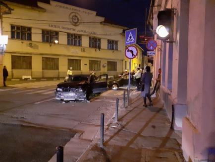 Accident în centrul Oradiei: Un BMW s-a ciocnit cu un Opel (FOTO)
