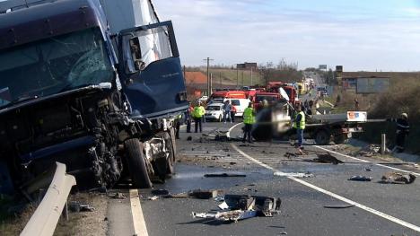 Accident în Leş cu pericol de incendiu: Şoferul unei autoutilitare a murit pe loc