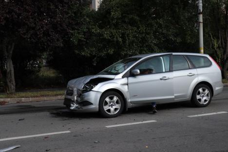 Accident cu trei mașini în Calea Aradului: o femeie a ajuns la spital (FOTO / VIDEO)