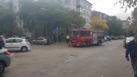 Accident în Oradea: Maşină ABA Crişuri, cu roţile în sus, după ce s-a ciocnit cu un alt autoturism în Rogerius (FOTO)