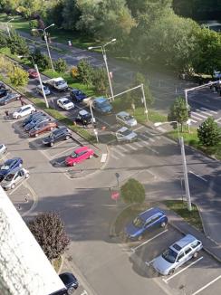 Accident în Oradea: A fost implicată și o mașină care transporta butelii (FOTO)
