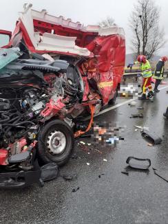 Alt accident mortal pe DN1, după un impact între un TIR și o autoutilitară a Poștei Române (FOTO)