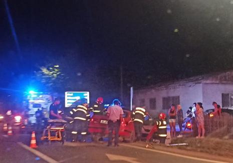 Accident pe DN 79, în Nojorid: Doi bărbați din Ungaria au ajuns la spital după ce o mașină a intrat într-un cap de pod