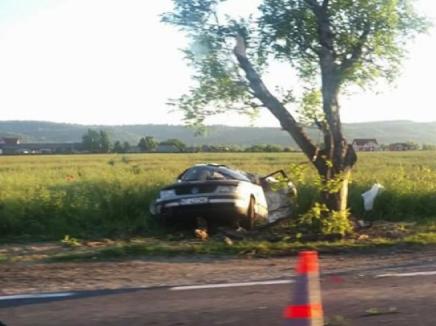 Accident cumplit la intrare în Oradea: O persoană a decedat şi două au fost grav rănite, după ce un şofer a adormit la volan (VIDEO)