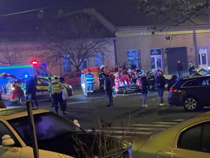 Accident în Oradea: Patru persoane au ajuns la spital după ce două mașini s-au lovit pe Bulevardul Decebal (FOTO)