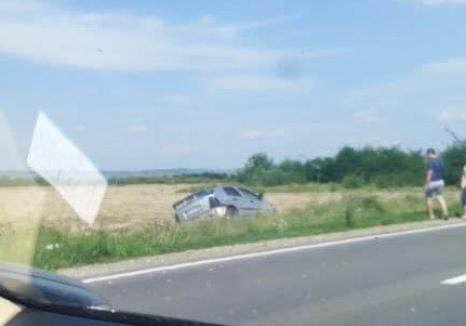 Traficul, dat peste cap pe DN1, lângă Oşorhei: Un BMW și un Opel Astra s-au izbit