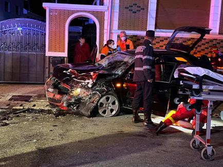 Accident cu şase victime, în Bihor, provocat de un şofer începător. Maşina condusă de tânărul de 18 ani a intrat frontal într-o alta (FOTO)