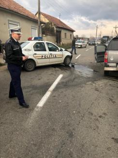 Culpă în dispută: Şeful de post din Remetea a buşit maşina de serviciu pe contrasens. Poliţiştii, acuzaţi că îşi acoperă colegul (FOTO)