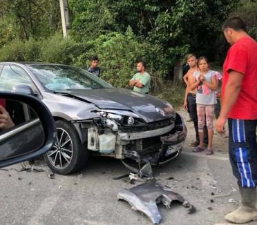 Edil buşit: Primarul de Beiuş a făcut accident cu maşina instituţiei