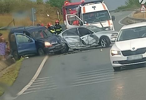 Accident pe o șosea națională în Bihor. Două persoane, transportate la spital