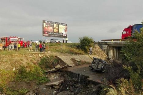 Accident mortal pe DN1 la Săbolciu: o şoferiţă a pierdut controlul maşinii şi s-a izbit de piciorul unui pod
