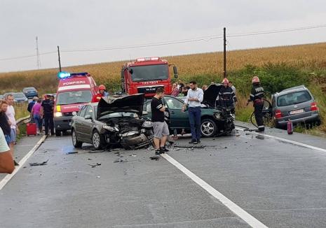 Accident cu trei maşini, la Săcueni: Trei persoane duse la spital