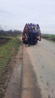 Accident pe o șosea din Bihor: Două persoane au ajuns la spital (FOTO)