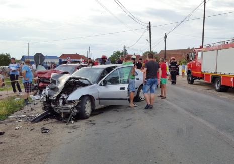 Poliţia Bihor, despre accidentul din Sântandrei: Un localnic nu a acordat prioritate de trecere