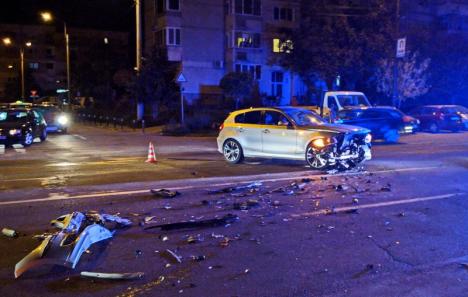 Accident în Oradea: Un tânăr şofer de BMW nu a oprit la Stop şi a nimerit într-un Ford (FOTO)
