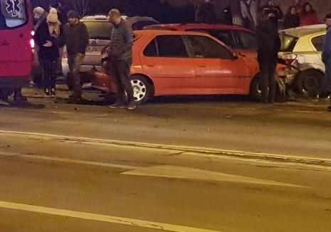 Alt inconştient: Un orădean beat şi fără permis la volanul unui BMW a rănit o persoană şi a distrus 6 maşini! (FOTO)
