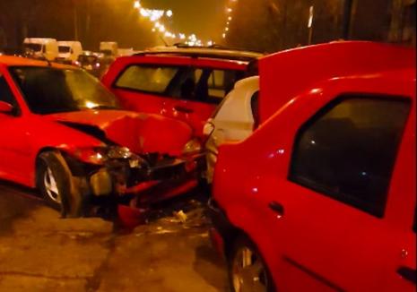 Alt inconştient: Un orădean beat şi fără permis la volanul unui BMW a rănit o persoană şi a distrus 6 maşini! (FOTO)