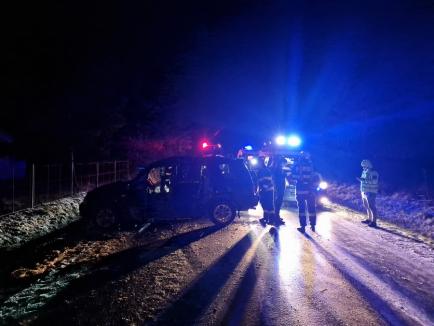 Accident grav, duminică seara, lângă Sudrigiu. Două persoane au fost transportate la spital (FOTO)
