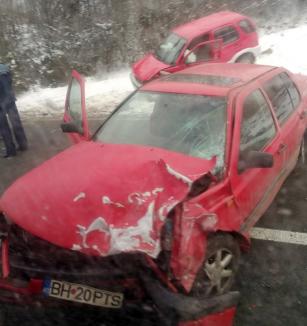 Accident cu trei maşini, pe DN 76. A fost implicată şi o maşină a AMD Bihor (FOTO)