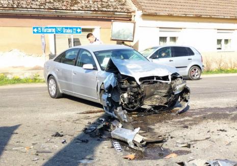 Accident în Tileagd: Un Audi şi un camion s-au izbit într-o intersecţie, o persoană a ajuns la spital (FOTO)