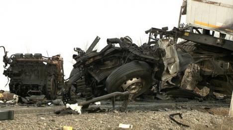 Imagini devastatoare de la accidentul cu două TIR-uri din Ungaria. Unul dintre şoferi e din Bihor! (FOTO / VIDEO)