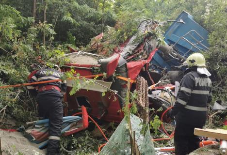 Accident mortal pe DN1 în Bihor: Şoferul unei basculante a decedat după ce a izbit copacii de pe marginea drumului (FOTO)