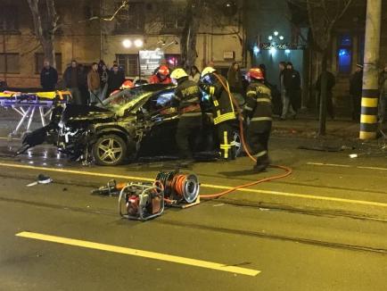 Accident grav pe strada Republicii din Oradea. Șoferul unui Ford Focus a fost descarcerat şi transportat la spital (FOTO/VIDEO)