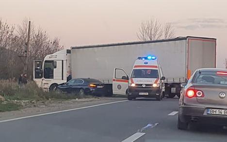 Accident pe DN1 în Bihor, între un TIR și un autoturism