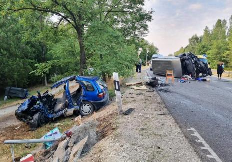 Tragedie în Ungaria, cu un microbuz din România: Un mort şi doi răniţi într-un accident (FOTO)