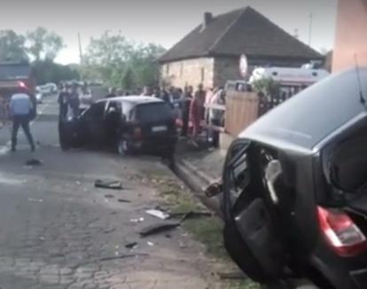 Accident în Voivozi: Un Mercedes s-a izbit de un Renault, opt persoane au fost rănite (FOTO / VIDEO)