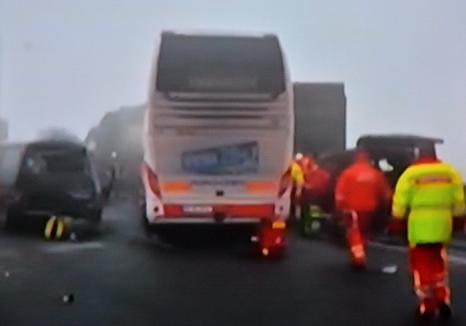 Autocar românesc cu 25 de persoane la bord, implicat într-un accident în Ungaria. Cel puţin trei persoane au murit
