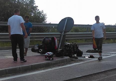 Insulele de pe DN1 fac victime: Un motociclist ceh şi-a rupt piciorul după ce s-a izbit de o alveolă la Auşeu