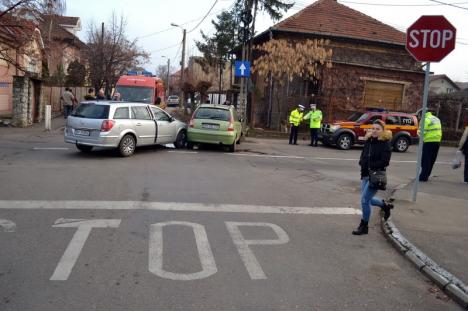 S-au 'pupat' de dimineaţă:  Tamponare la intersecţia străzilor Locomotivei cu Traian Lalescu (FOTO)