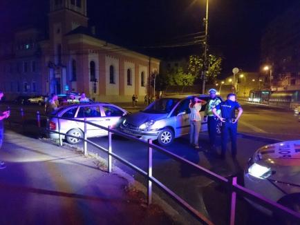 Intersecţie cu probleme: Două şoferiţe s-au „pupat” lângă podul Dacia (FOTO / VIDEO)
