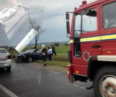 Accident la Sânmartin. Doi copii au fost transportaţi la spital în urma unei coliziuni în care au fost implicate trei maşini (FOTO)