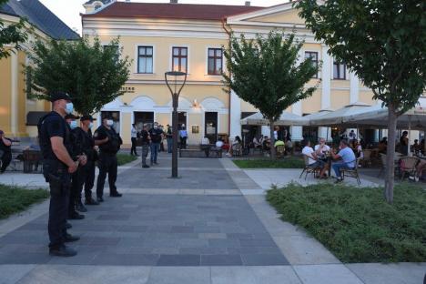 Polițiștii au descins la localurile din centrul Oradiei pentru a verifica respectarea regulilor în pandemie. Ce au găsit (FOTO)