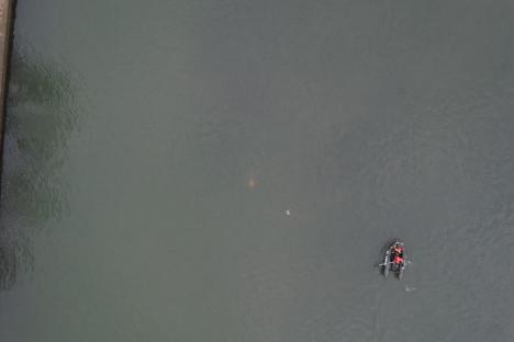 Tânărul orădean care a sărit în Crișul Repede a fost găsit mort! A fost localizat cu drone (FOTO/VIDEO)