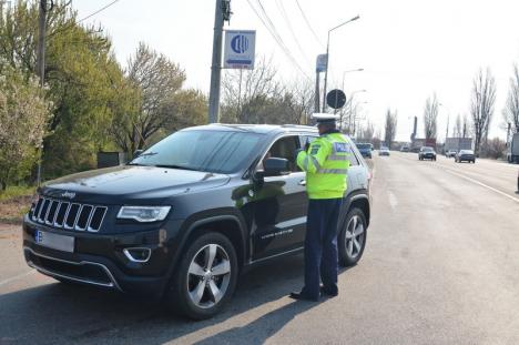 Şoferul unui Audi a fost prins cu 157 km / oră pe Calea Borşului, în Oradea. Amenzi de peste 110.000 lei pentru viteză într-o singură zi (FOTO / VIDEO)