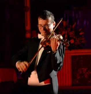 Sute de orădeni, încântaţi de Alexandru Tomescu şi vioara Stradivarius Elder-Voicu (FOTO)