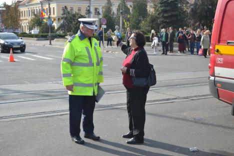 Accident în centru: Un motociclist a intrat din plin într-un Matiz care a trecut pe galben (FOTO)