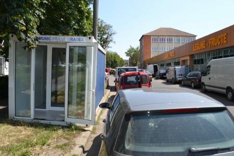Căldură mare! Patru adăposturi anti-caniculă funcţionează începând de miercuri în punctele aglomerate din Oradea