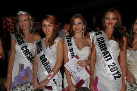 Cătălin Botezatu şi-a donat creaţiile în scop caritabil: Miss Crişana a adunat peste 200 de milioane de lei (FOTO)