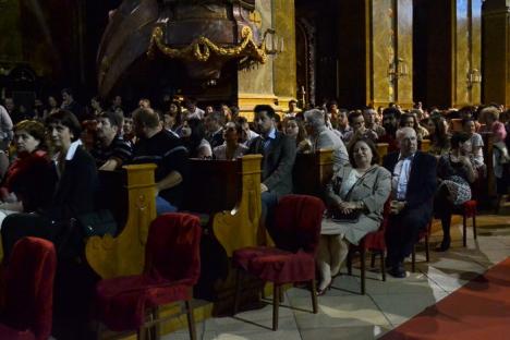 Sute de orădeni, încântaţi de Alexandru Tomescu şi vioara Stradivarius Elder-Voicu (FOTO)