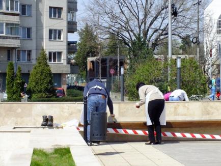 La muncă voluntară: Angajaţii Companiei de Apă au pregătit de primăvară zona verde din Dealul Păcii (FOTO)