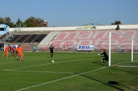 Niculescu a debutat "acasă" cu victorie: FC Bihor a bătut Luceafărul cu 2-1 (FOTO)