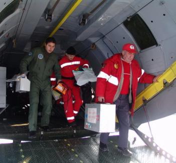 Bihoreancă bolnavă de inimă, transportată cu un avion militar la Târgu Mureş